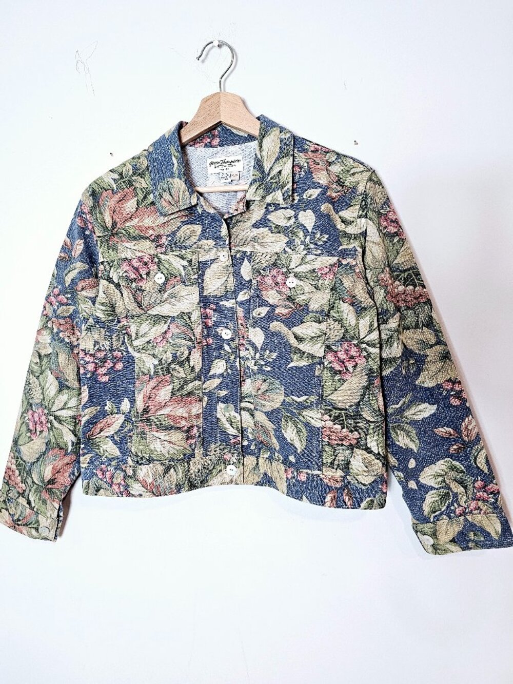 Vintage USA Norm Thompson 100% Cotton Cottagecore Floral Denim Trucker Jacket S